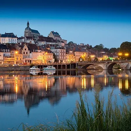 Ferienwohnung Le Mustang Internet Fibre Netflix Joigny Exterior foto