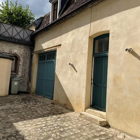 Ferienwohnung Le Mustang Internet Fibre Netflix Joigny Exterior foto